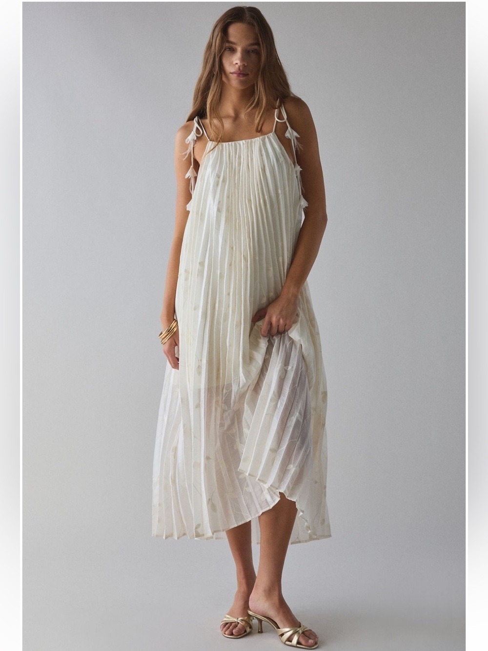 [NWOT] En Saison Cream Sadie Pleated Embroidered Maxi Dress with Tie Straps